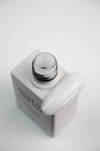 NAILSOFTHEDAY Bottle gel 23 - mleczny żel do wzmocnienia paznokci, 10 ml 2