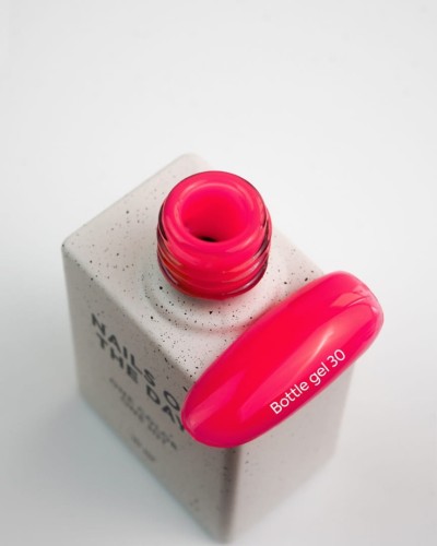 NAILSOFTHEDAY Bottle gel 30 - neonowo-różowy żel do wzmocnienia paznokci, 10 ml 2