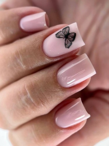 Stylizacja paznokci nude żel DIVNA 04 – efekt końcowy