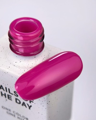 NAILSOFTHEDAY gel polish Dragonfruit-211, 10 ml