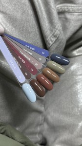 DIVNA The Red 08 lakier hybrydowy