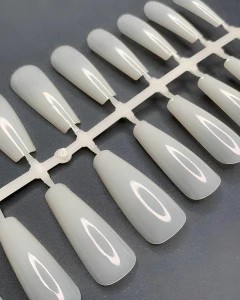 Tipsy do przedłużania paznokci w pojemniku, mleczne, 240 szt (Balerina)