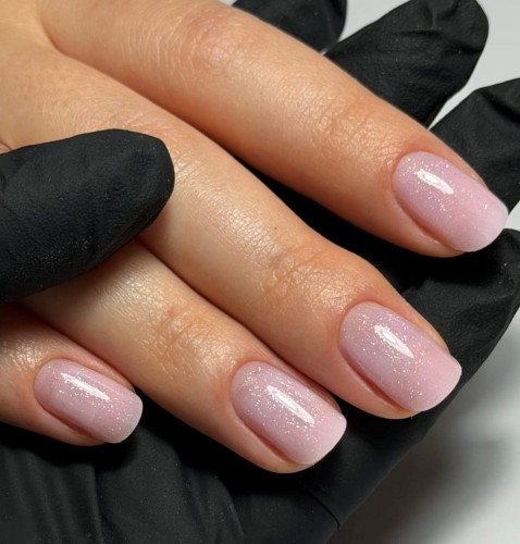 Manicure z błyskiem żel DIVNA 33 – efekt lśniących paznokci