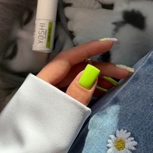 YOSHI Lakier Hybrydowy UV Hybrid Sunny Isles 6 ml – 115