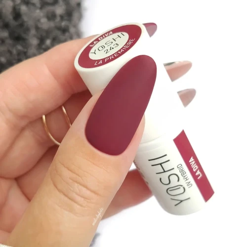 YOSHI Lakier Hybrydowy UV LED La Diva 6 ml – 243