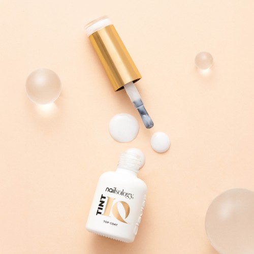 Clavier Nailsology TintIQ Top Coat TT05 Milky Mamma lakier nawierzchniowy do paznokci z mlecznym efektem