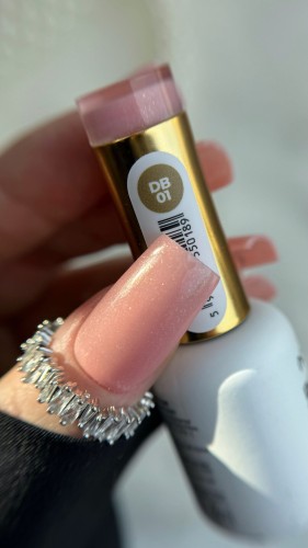 Clavier Nailsology Diamond Rubber Base DB01 Chiquite baza hybrydowa do paznokci z eleganckim blaskiem