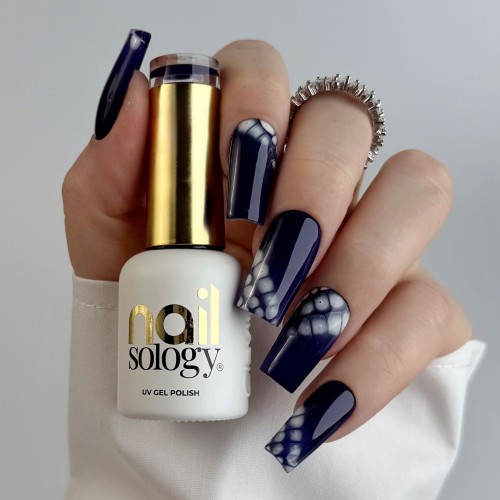 Clavier Nailsology Lakier hybrydowy do paznokci Starless Night 083 intensywny kolor i połysk