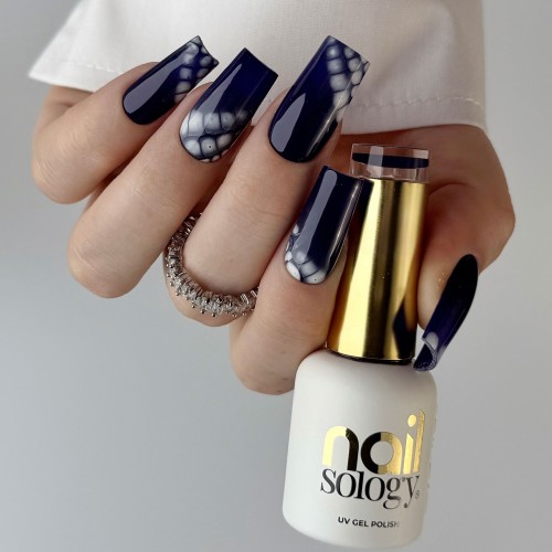 Clavier Nailsology Lakier hybrydowy do paznokci Starless Night 083 intensywny kolor i połysk