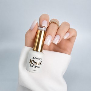 Clavier - Nailsology Żel budujący do paznokci w butelce, IQuick Bottle Gel, Milky Mamma BB05, 8ml
