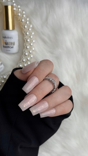 Clavier Nailsology Żel budujący w butelce Princess P08 Sleeping Beauty do stylizacji paznokci