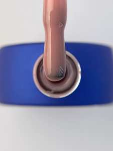 TOUCH Cover base Cupcake - ciemno-nudowa półprzezroczysta baza hybrydowa, 13 ml (SALE)