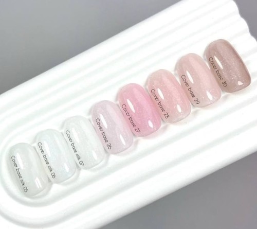 NAILSOFTHEDAY Cover base NEW 28 - półprzezroczysta pudrowo-różowa baza ze srebrną drobinką, 30 ml 3