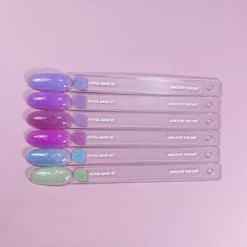 NAILSOFTHEDAY Potal base 21 – fiolkowo-fioletowa baza z holograficznymi płatkami, 10 ml 4