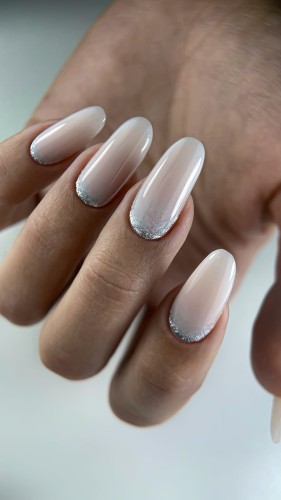 NAILSOFTHEDAY Bottle gel 11 - kryjący blado-różowy żel do wzmocnienia i naprawy, 30 ml 4