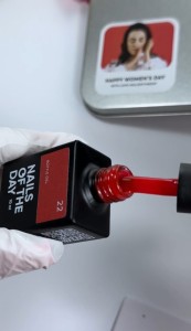 NAILSOFTHEDAY Bottle gel 22 - ciemny malinowy żel do wzmocnienia i naprawy, 10 ml