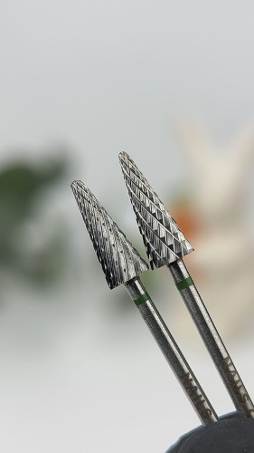 NAILSOFTHEDAY frez karbidowy - stożek zielony 6x17 mm 3