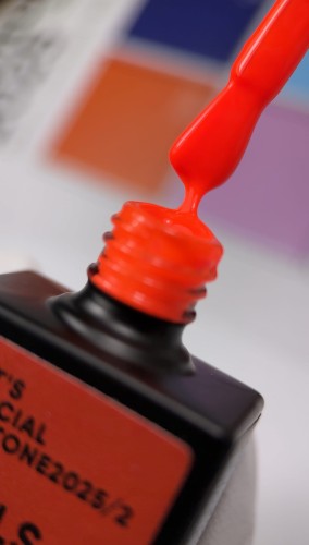 NAILSOFTHEDAY Let's special Pantone 2025/2 - neonowy pomarańczowy lakier hybrydowy, 10 ml 2