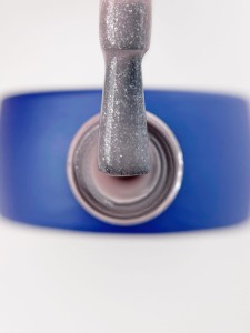 TOUCH Cover base Gloss 3 - mleczno-beżowa półprzezroczysta baza ze srebrnym brokatem, 30 ml